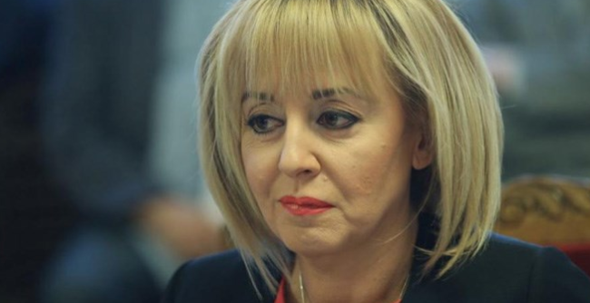 Мая Манолова иска президентско вето