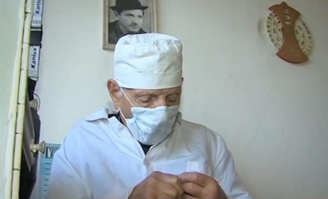 92-годишният стоматолог от Дупница не връща нито един пациент посетил кабинета му