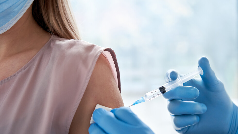 Пловдивчанка изригна: Отидох за антигенен тест а ми сложиха ваксина без да знам!