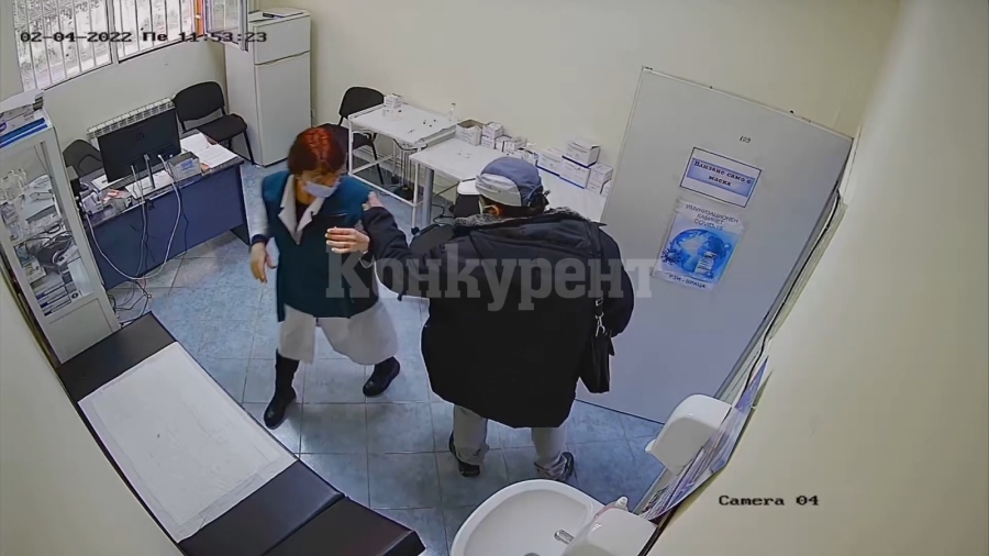 Пак зловещи кадри от врачанската болница: Нападател крещи: Вие сте убийци! Бог ще Ви накаже!